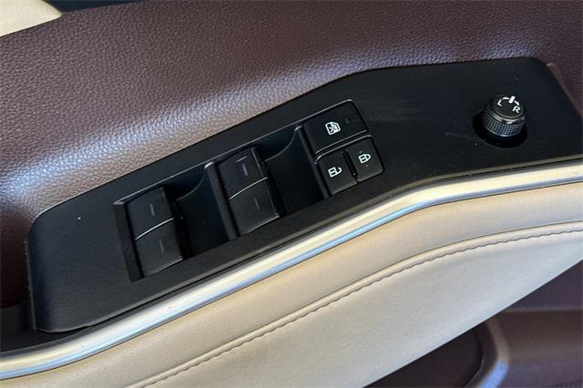 used 2022 Toyota Highlander car, priced at $36,895
