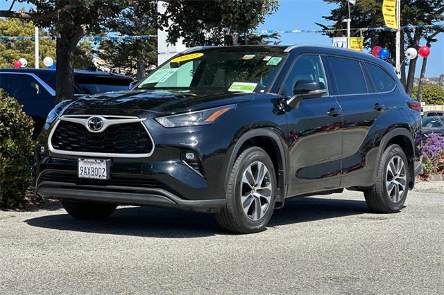 used 2022 Toyota Highlander car, priced at $36,895