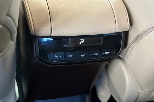 used 2022 Toyota Highlander car, priced at $36,895