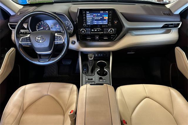 used 2022 Toyota Highlander car, priced at $36,895