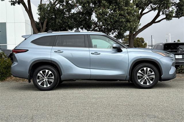 used 2024 Toyota Highlander car, priced at $42,750