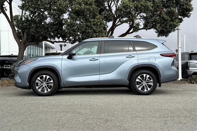 used 2024 Toyota Highlander car, priced at $42,750