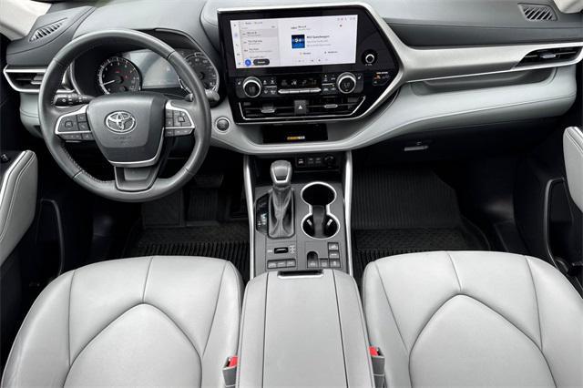 used 2024 Toyota Highlander car, priced at $42,750