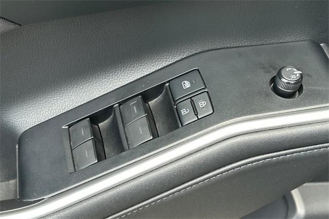 used 2021 Toyota Highlander car, priced at $27,495