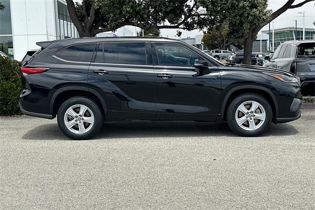 used 2021 Toyota Highlander car, priced at $27,495