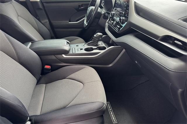 used 2021 Toyota Highlander car, priced at $27,495