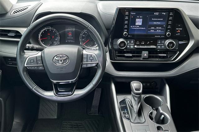 used 2021 Toyota Highlander car, priced at $27,495