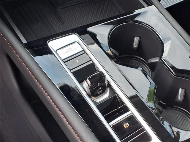 new 2025 Volkswagen Atlas car, priced at $44,183