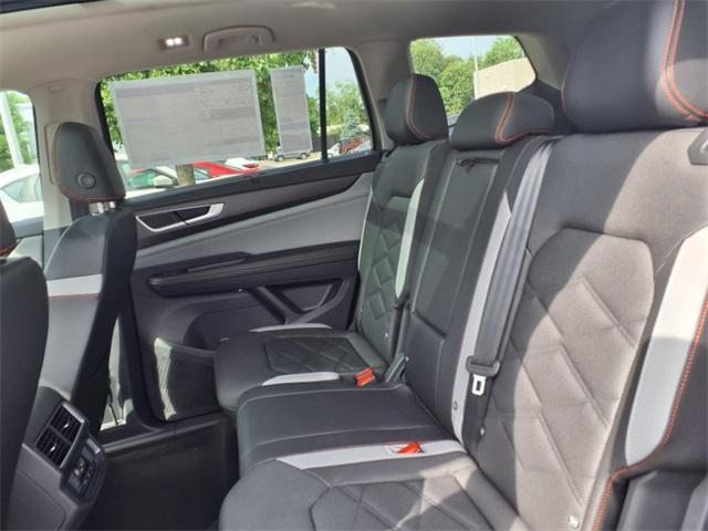 new 2025 Volkswagen Atlas car, priced at $44,183
