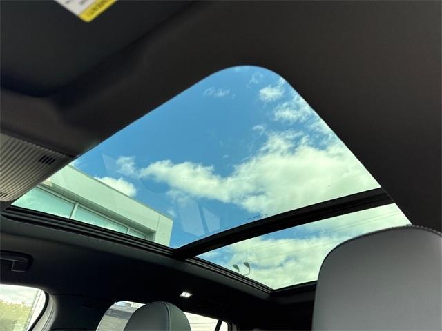 new 2025 Volkswagen Tiguan car, priced at $37,515