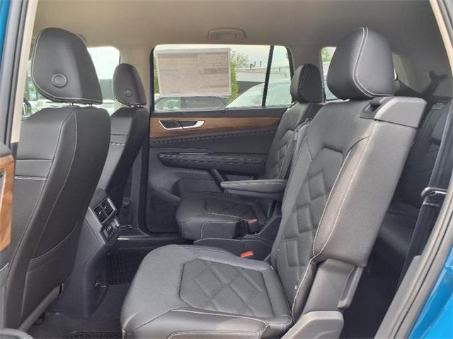 new 2025 Volkswagen Atlas car, priced at $46,322