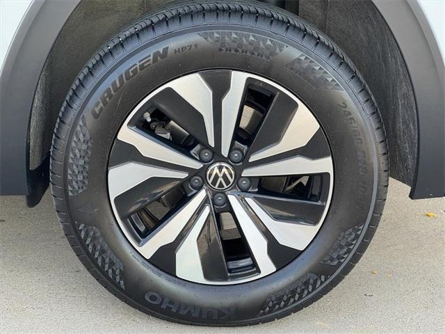 used 2024 Volkswagen Atlas car, priced at $30,675