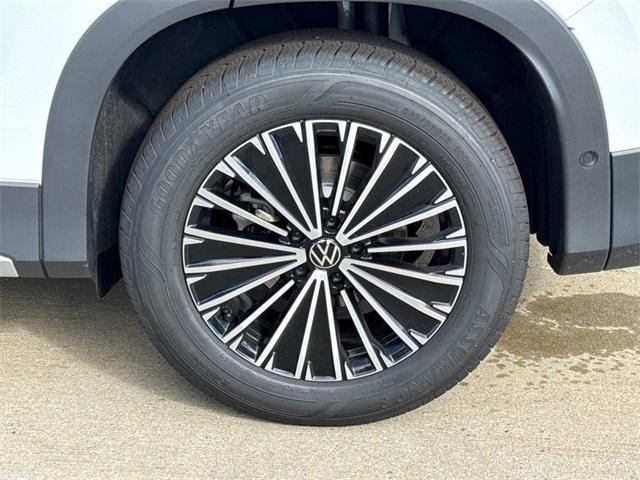 new 2025 Volkswagen Tiguan car, priced at $29,704