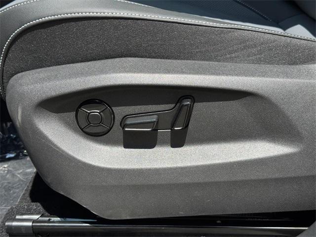 new 2025 Volkswagen Tiguan car, priced at $33,500