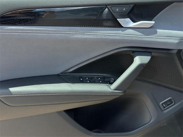 new 2025 Volkswagen Tiguan car, priced at $33,500