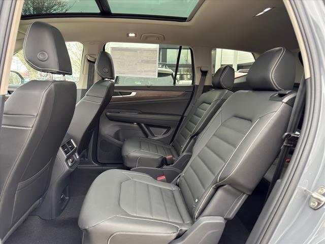 new 2025 Volkswagen Atlas car, priced at $48,446