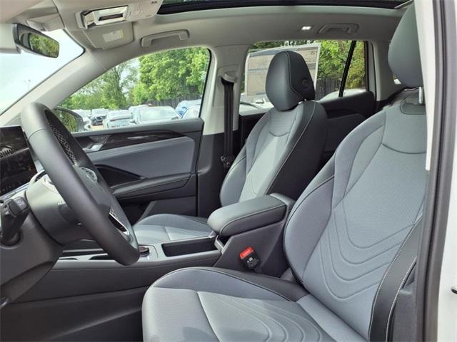 new 2025 Volkswagen Tiguan car, priced at $35,708