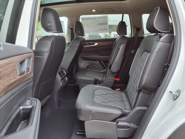 new 2025 Volkswagen Atlas car, priced at $54,321