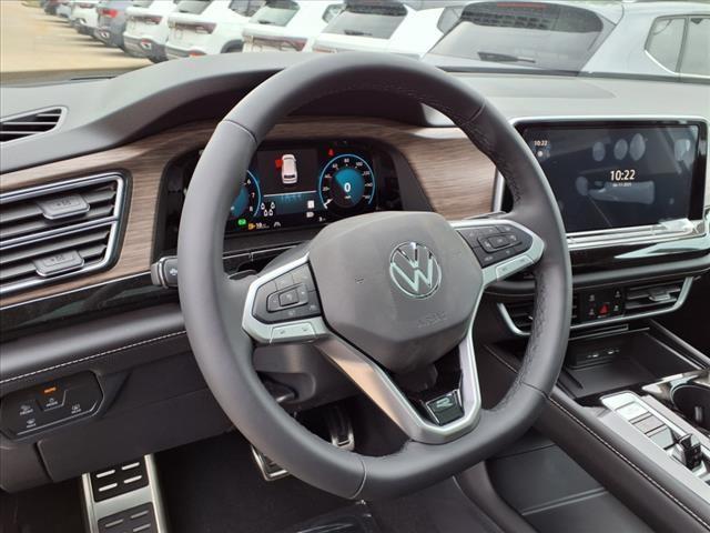 new 2025 Volkswagen Atlas car, priced at $54,321