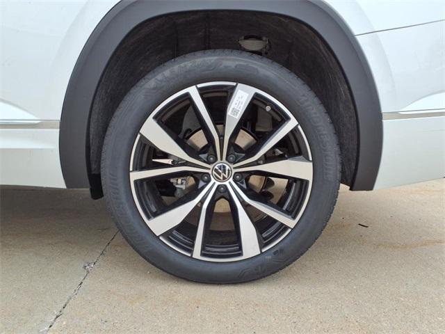 new 2025 Volkswagen Atlas car, priced at $54,821