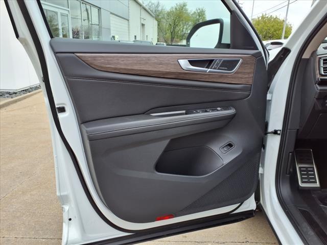 new 2025 Volkswagen Atlas car, priced at $54,321