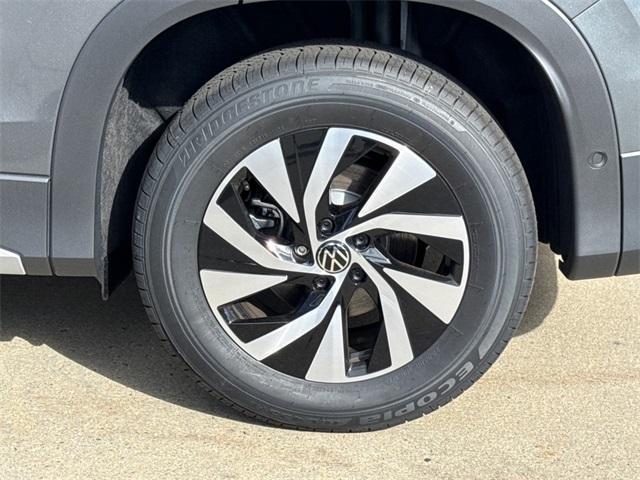 new 2025 Volkswagen Tiguan car, priced at $30,256