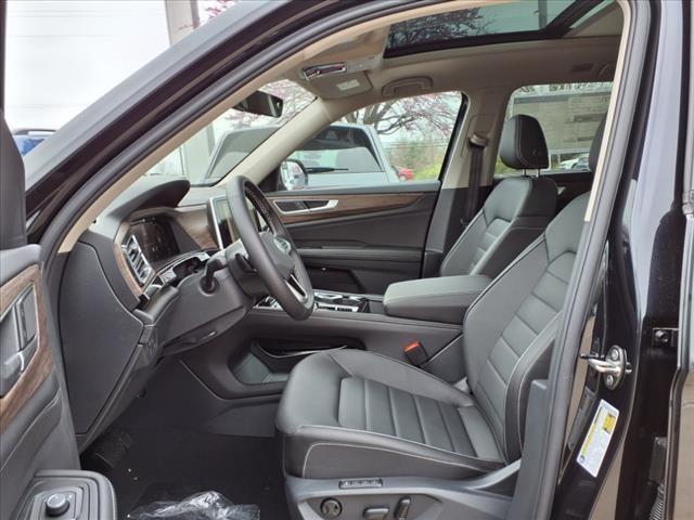 new 2025 Volkswagen Atlas car, priced at $47,828