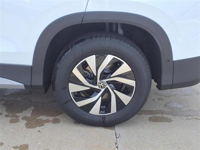 new 2025 Volkswagen Tiguan car, priced at $32,076