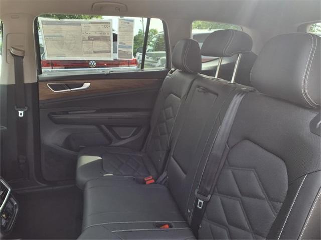 new 2025 Volkswagen Atlas car, priced at $40,806
