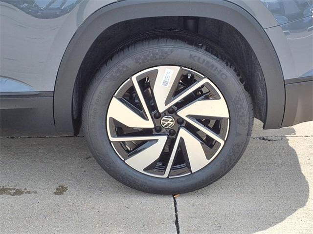 new 2025 Volkswagen Atlas car, priced at $40,806