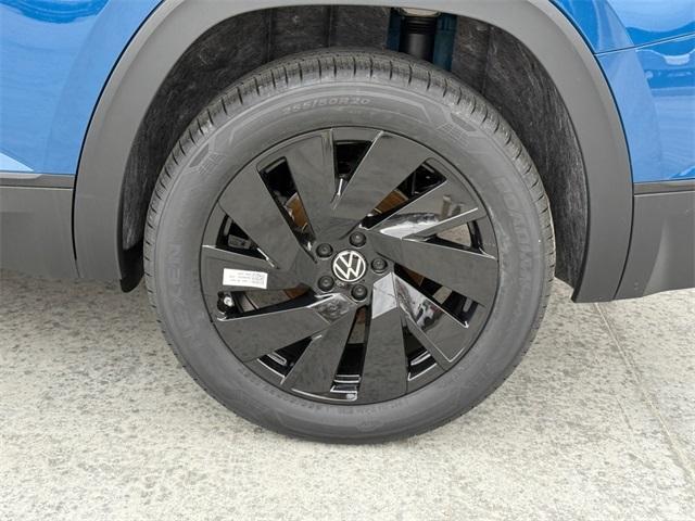 new 2025 Volkswagen Atlas car, priced at $44,630