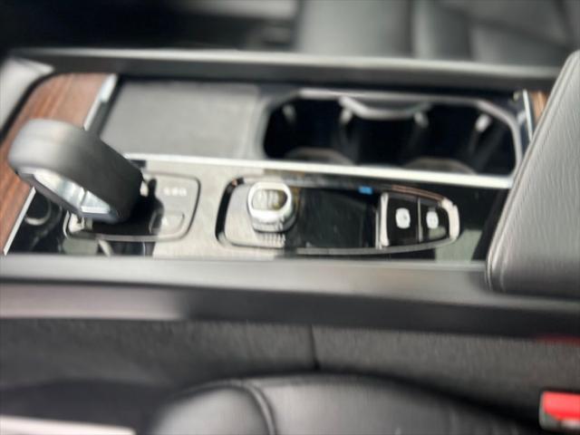 used 2022 Volvo XC60 Recharge Plug-In Hybrid car, priced at $33,378