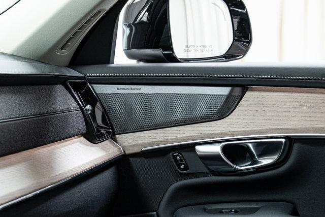 new 2026 Volvo XC90 Plug-In Hybrid car, priced at $81,875