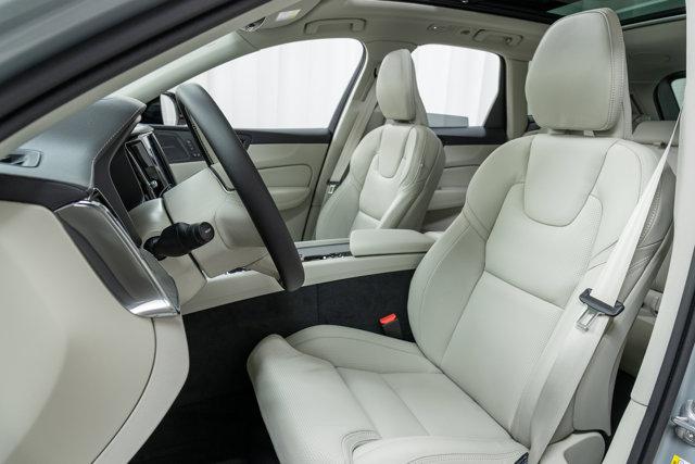 new 2025 Volvo XC60 car, priced at $60,660