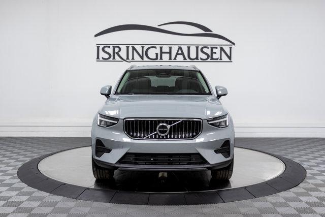 new 2025 Volvo XC40 car, priced at $46,015