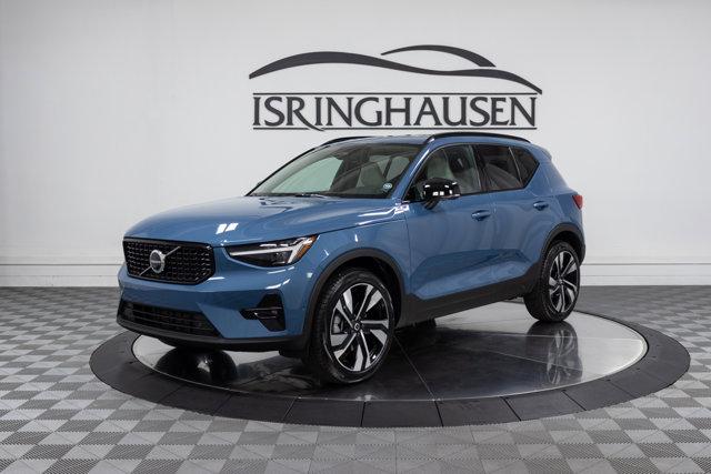 new 2025 Volvo XC40 car, priced at $50,025