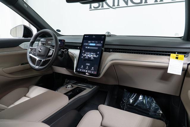 new 2025 Volvo EX90 car, priced at $97,310