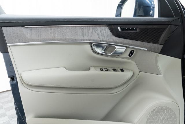 new 2025 Volvo XC90 Plug-In Hybrid car, priced at $82,905
