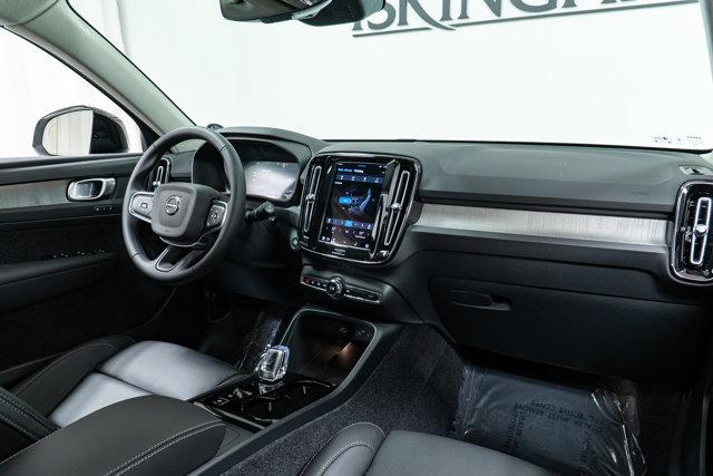 new 2025 Volvo XC40 car, priced at $49,810