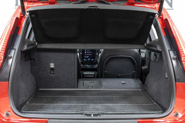 used 2021 Volvo XC40 car, priced at $29,900
