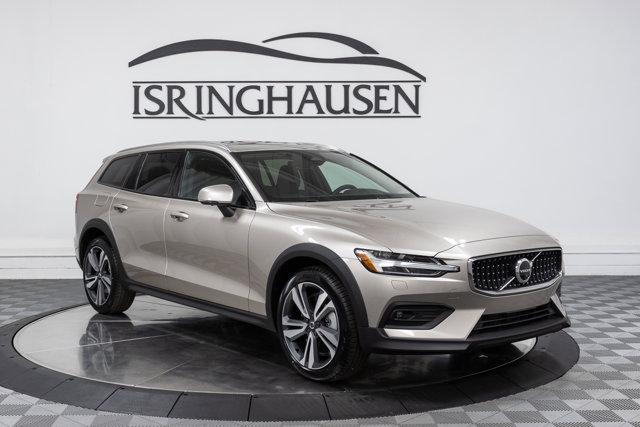 new 2024 Volvo V60 Cross Country car, priced at $55,685