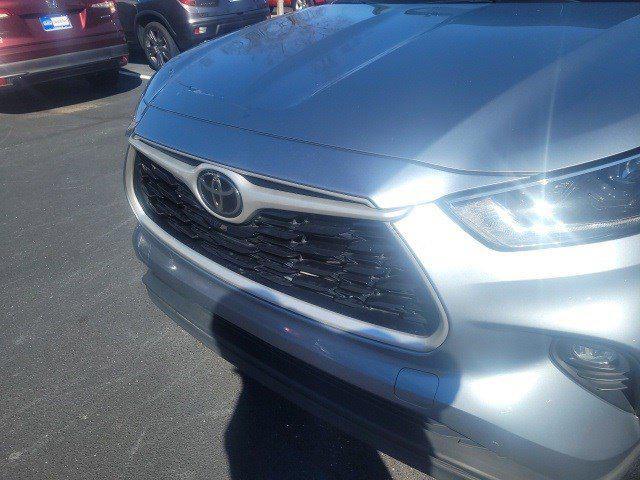 used 2021 Toyota Highlander car, priced at $31,625