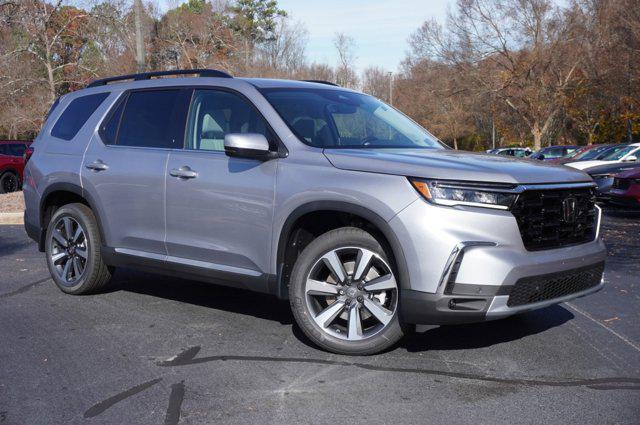 new 2025 Honda Pilot car, priced at $50,738