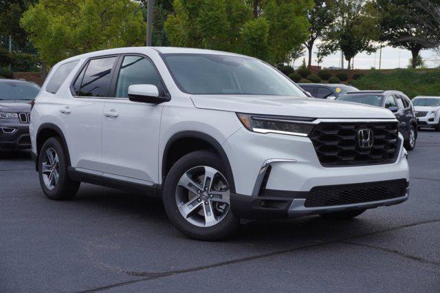 new 2025 Honda Pilot car, priced at $49,723