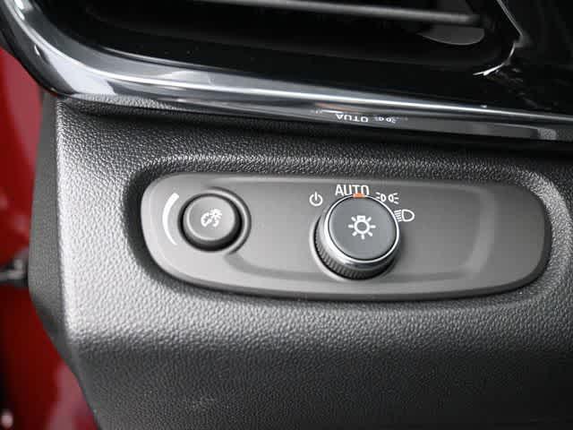 new 2025 Buick Envista car, priced at $28,000
