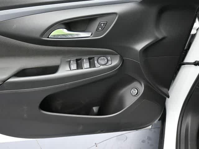 new 2025 Buick Envista car, priced at $22,250