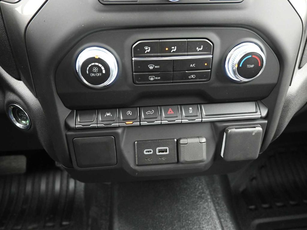 new 2025 GMC Sierra 1500 car, priced at $42,000