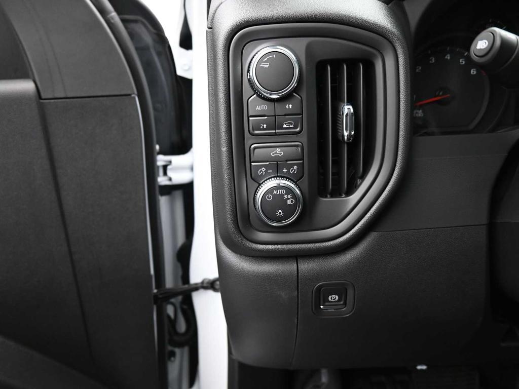 new 2025 GMC Sierra 1500 car, priced at $42,000