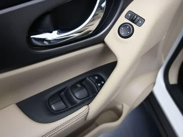 used 2016 Nissan Rogue car, priced at $6,549