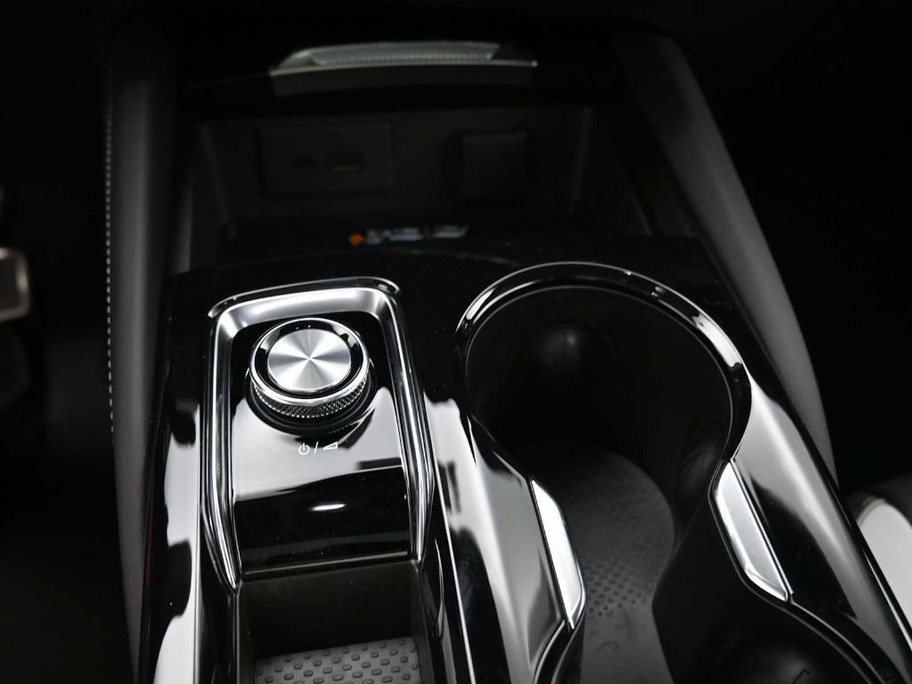 new 2025 Buick Envision car, priced at $39,500